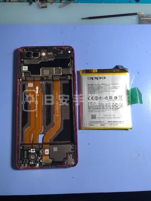 OPPO R15 拆除電池