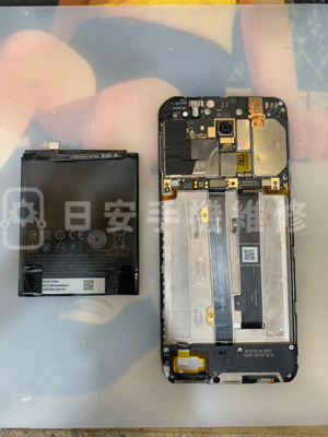 HTC Desire 12s 移除電池