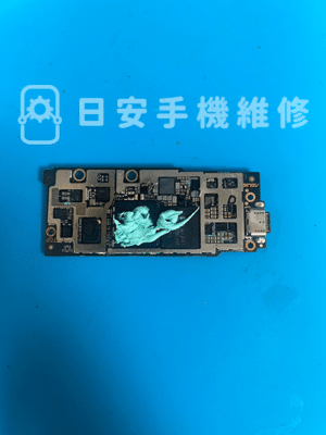 ASUS ROG 5s ZS676KS 塗抹新的散熱膏