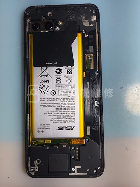 ASUS ZS660KL 移除電池
