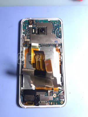 HTC U11 螢幕維修 拆除電池