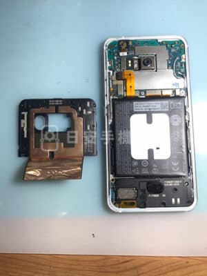 HTC U11 螢幕維修 移除保護蓋
