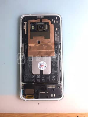 HTC U11 螢幕維修 貼上保固貼紙
