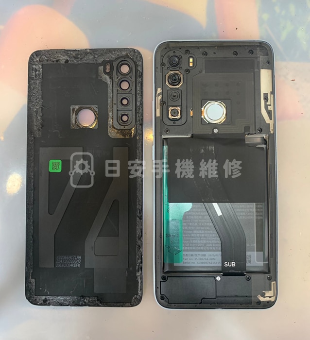 HTC U20 5G 移除背蓋