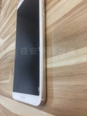 華為 Nova 2i 更換電池後側面圖