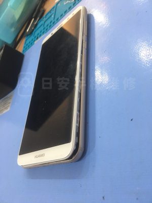 華為 Nova 2i 更換電池前側面圖