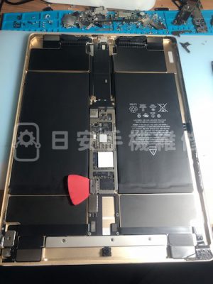 第一代 ipad pro 12.9 更換電池，斷電。
