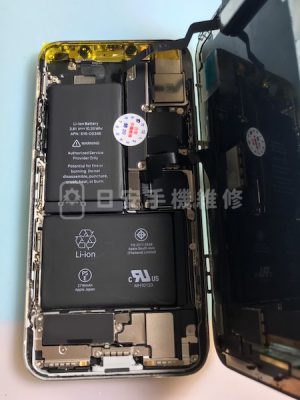 iPhone X 貼上保固貼紙