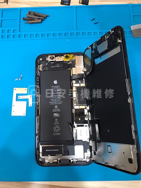 iphone 11 螢幕維修，移除電池