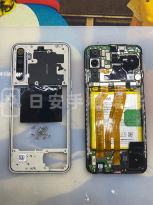 OPPO Realme XT 移除保護蓋