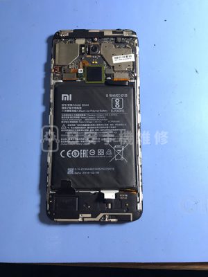 小米 紅米 5 Plus 移除後背蓋