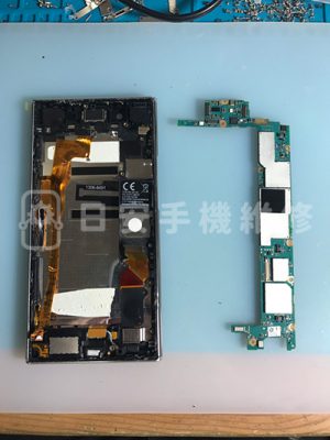 Sony Xperia XZ Premium 卸除主機板